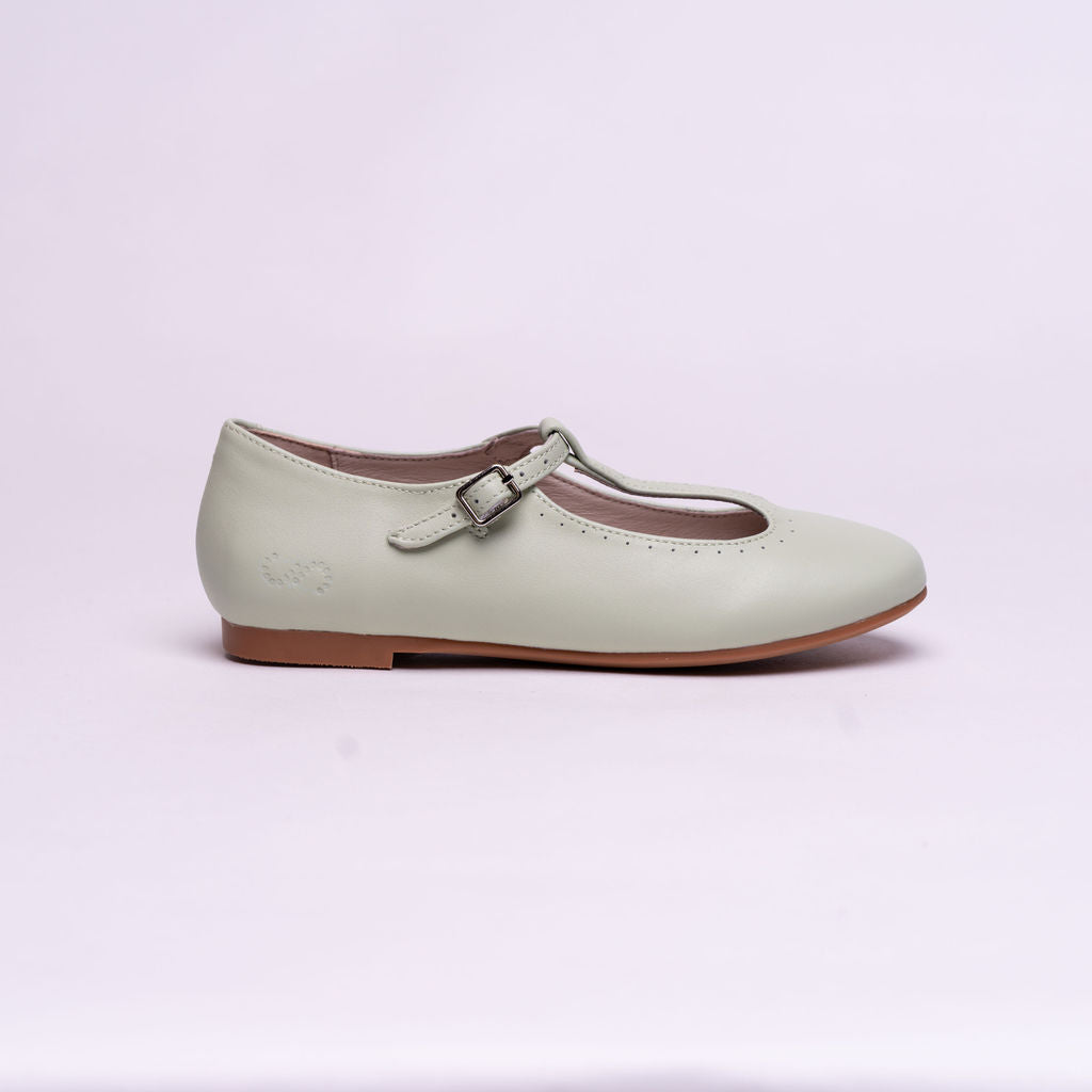 Clara Classic T-Strap