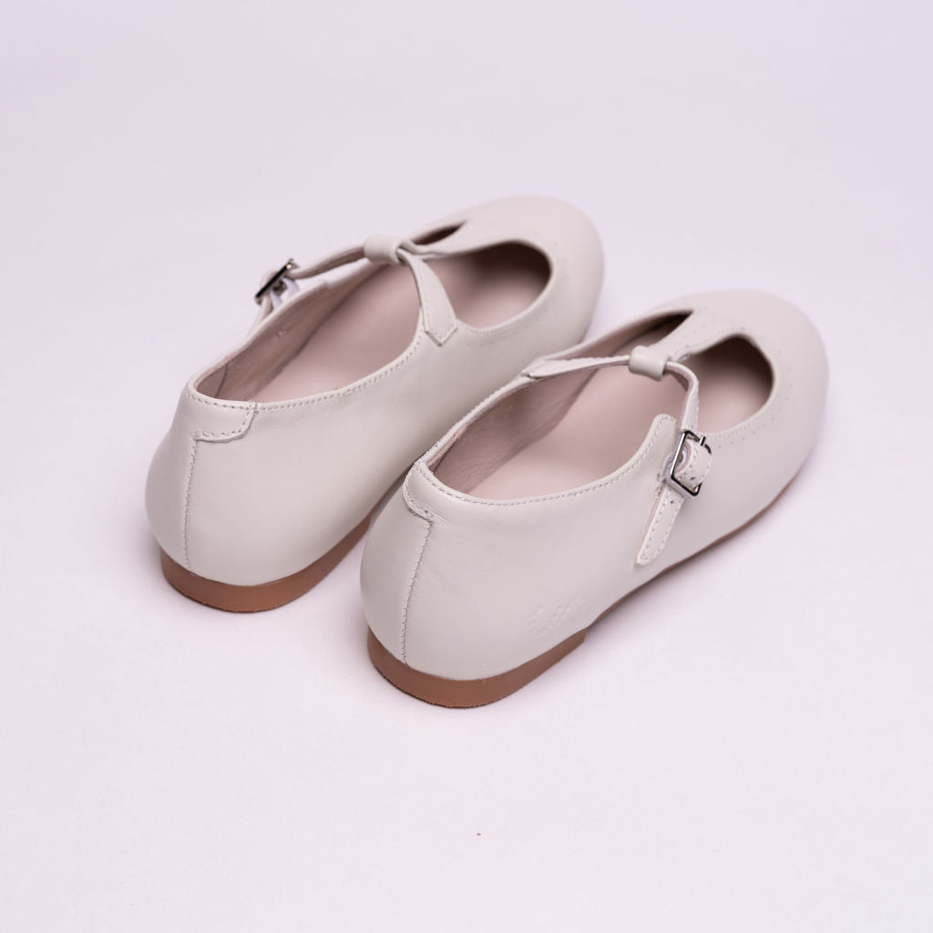 Clara Classic T-Strap