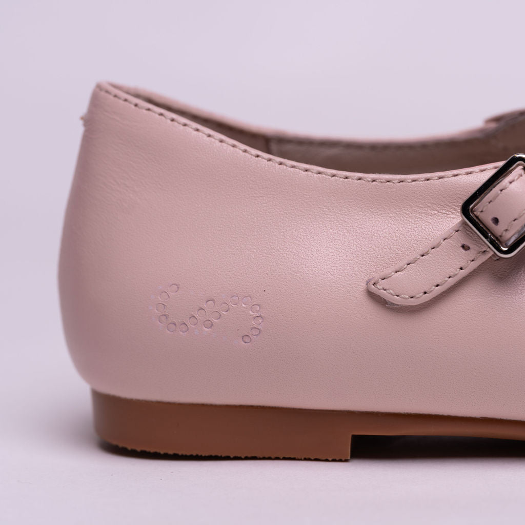 Clara Classic T-Strap