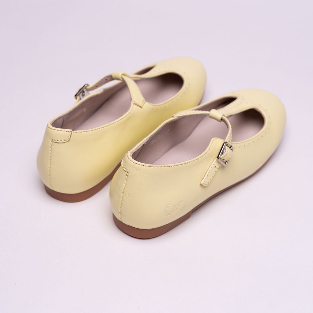 Clara Classic T-Strap