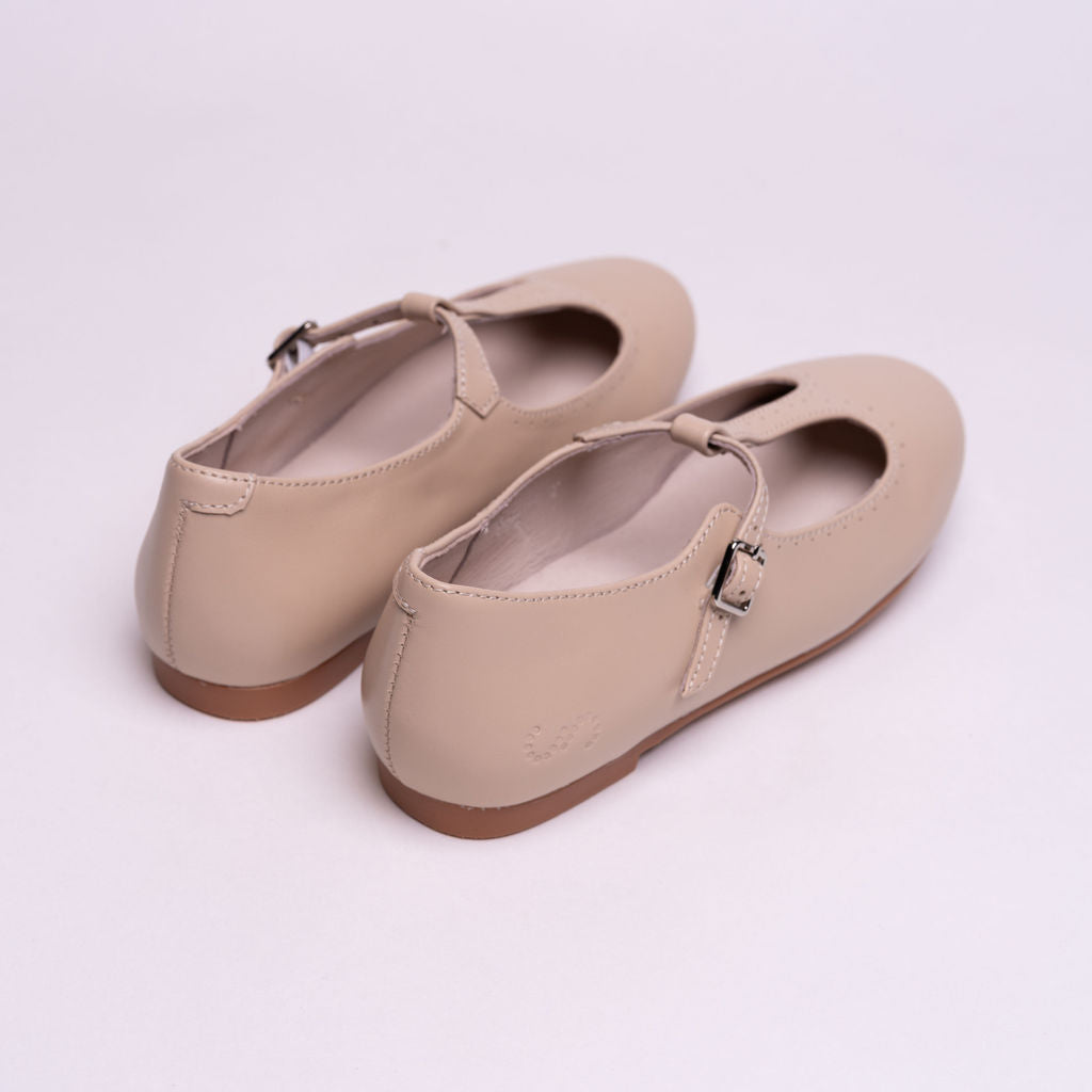 Clara Classic T-Strap