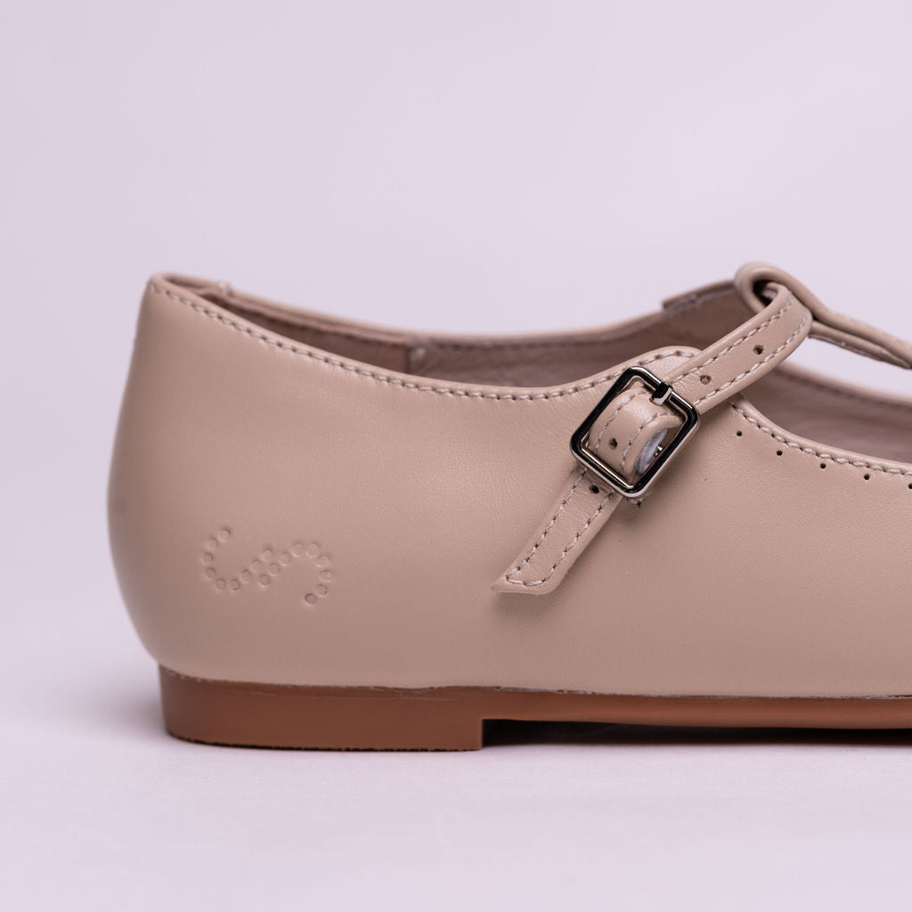 Clara Classic T-Strap
